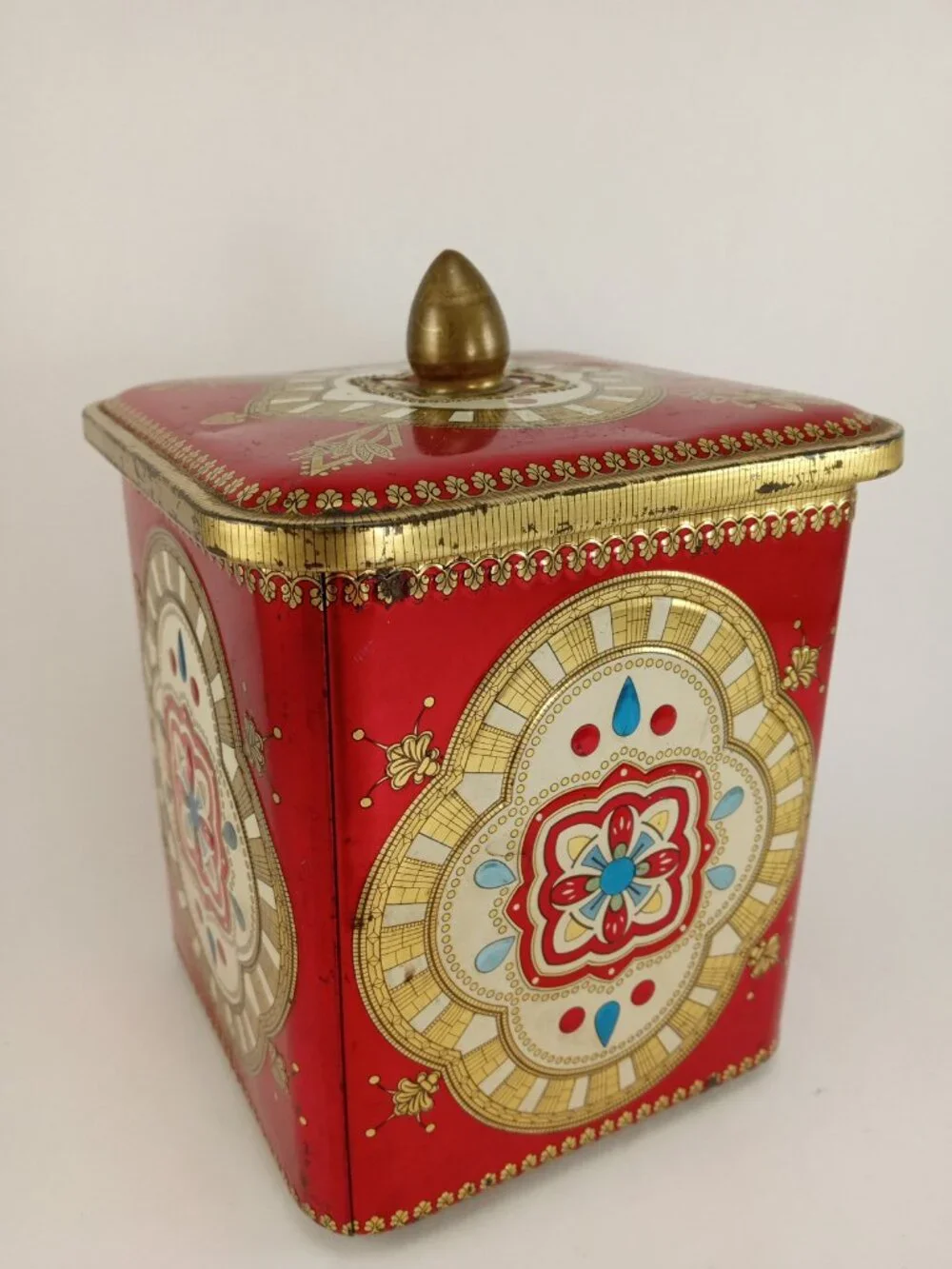 vintage Baret Ware Square Biscuit Tin, Candy Box, England ornate finial red gold